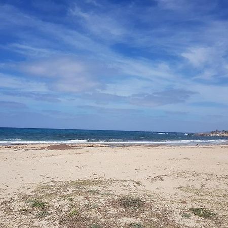 The Lighthouse Apartment Paphos ภายนอก รูปภาพ
