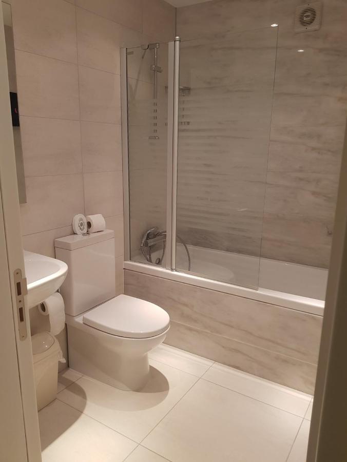 The Lighthouse Apartment Paphos ภายนอก รูปภาพ