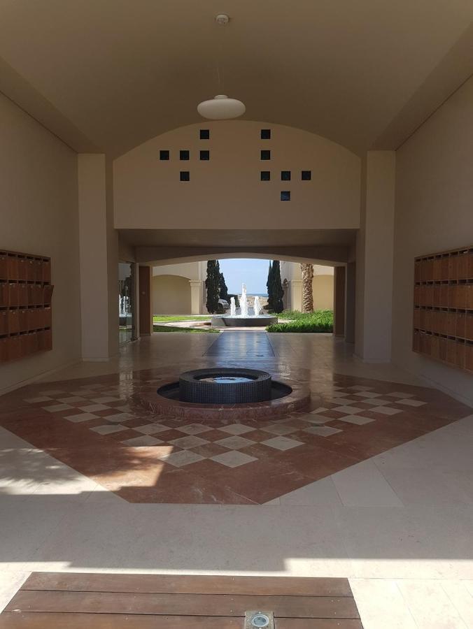 The Lighthouse Apartment Paphos ภายนอก รูปภาพ