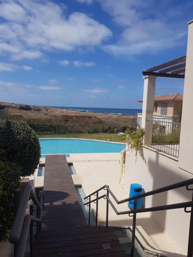 The Lighthouse Apartment Paphos ภายนอก รูปภาพ