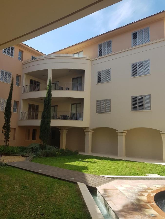 The Lighthouse Apartment Paphos ภายนอก รูปภาพ