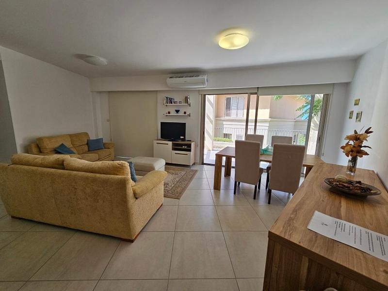 The Lighthouse Apartment Paphos ภายนอก รูปภาพ